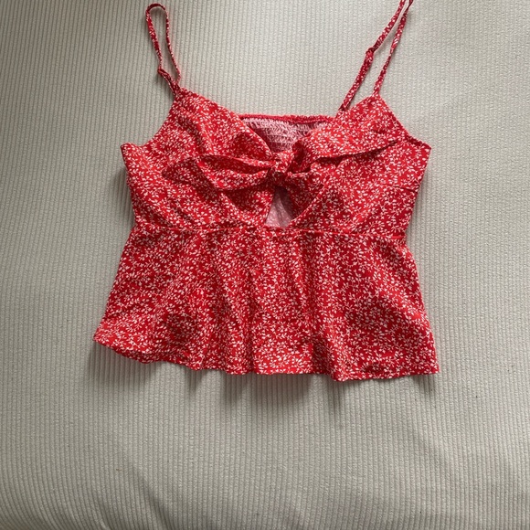 2 SHEIN Tie-Front Top - Picture 4 of 9